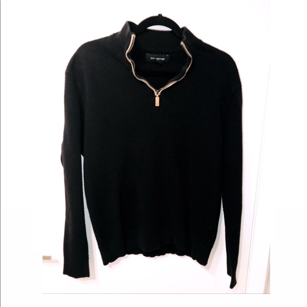 Men’s textured long sleeve sweater with zipper